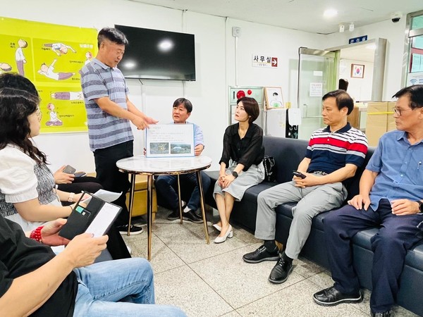 김민숙 고양시의원, 지역사회와 함께하는 건강한 변화 관산다목적구장 개관