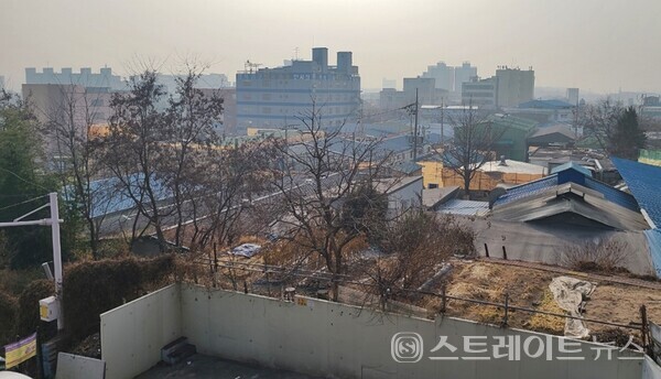 [르포]시흥 신천역 한라비발디, 철거도 않고 역대 최고가 분양…수도권 집값 상투 우려에 LH 사전청약으로 발길