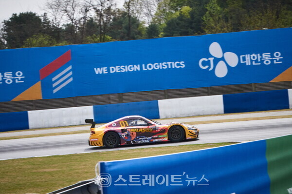 3년 만에 관중들과 함께한 2022 슈퍼레이스 개막전 첫날 1만 관중 입장