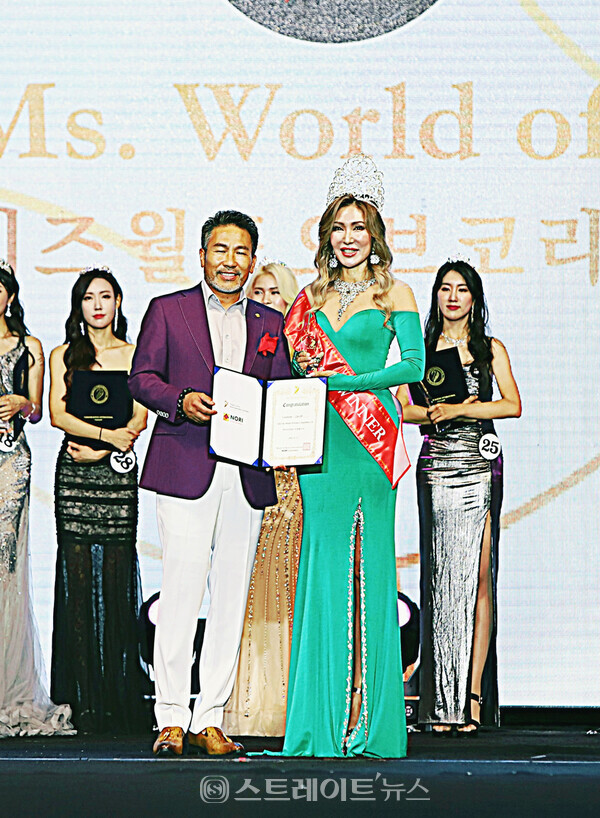 [포토]키르키르스탄 야나, 2022 미즈월드오브코리아 위너(Winner) 수상