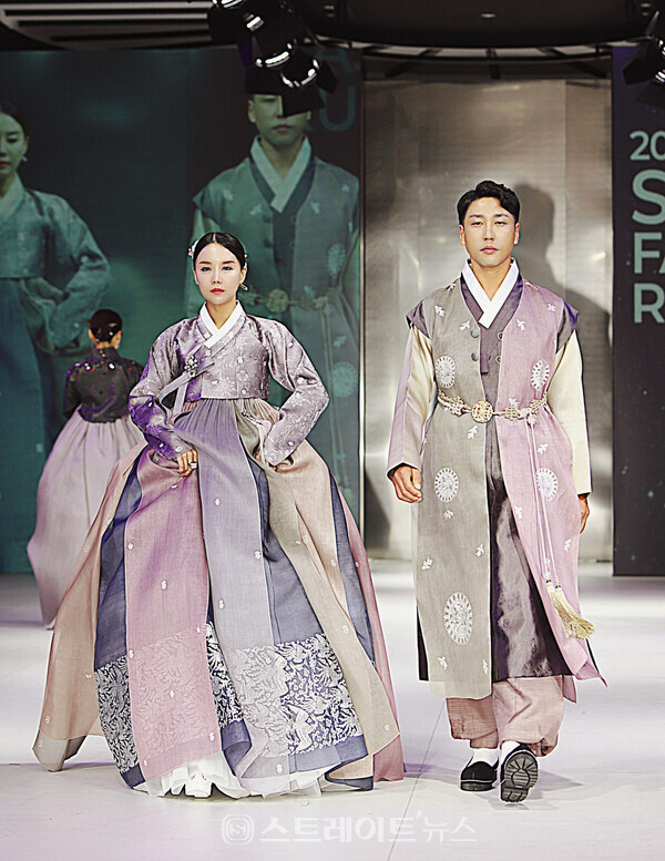 [포토] 전통과 현대의 조화 성시내 한복패션쇼