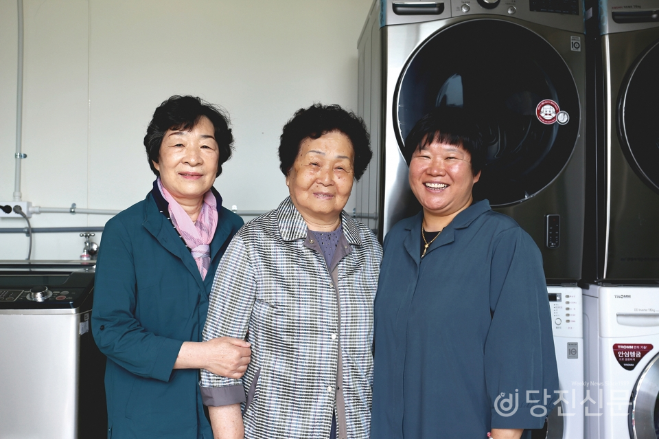 우리는 깔끔이 세탁 봉사단 삼총사