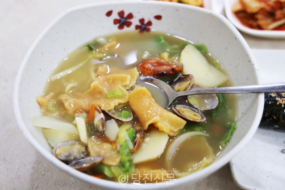 양껏 담은 국수와 수제비, 만원의 행복!