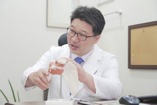 갑작스런 어깨통증, 회전근개파열 의심되면 정형외과 치료 받아야