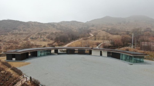황매산 군립공원 내  ‘철쭉과 억새사이’ 관광휴게소 준공