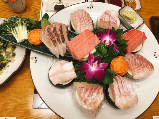 대전 봉명동 맛집 어선재 자연산 회를 제공해 상견례 장소로도 많이 찾아