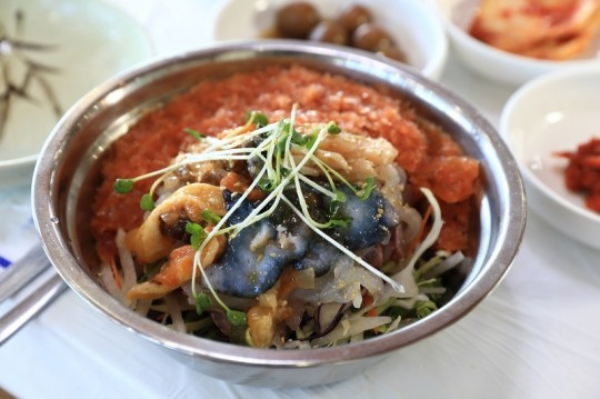 낙산사 맛집으로 유명세 탄 횟집, ‘산호회 식당’