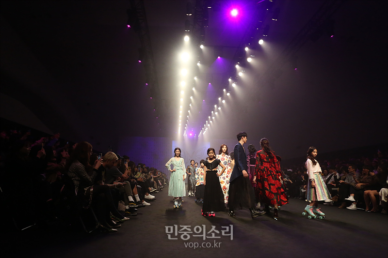런웨이 가득 채운 헤라서울패션위크 모델들[포토]