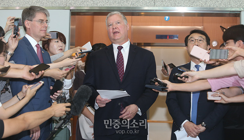스티븐 비건 무슨 말을[포토]