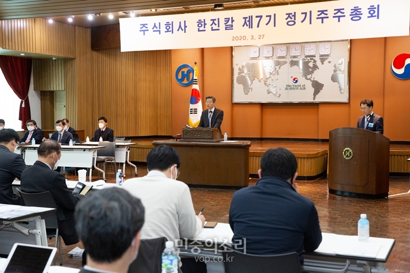 [현장]조원태 연임, 3자연합 이사회 입성 실패…9시간의 팽팽한 긴장감