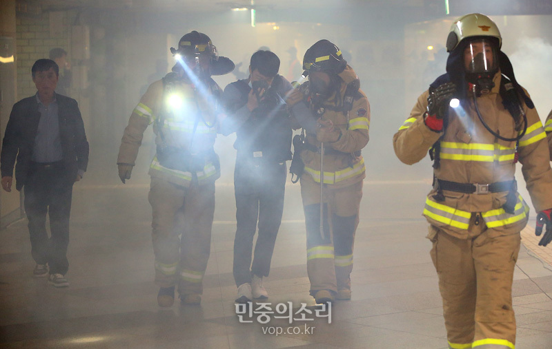 “일 힘들다” 글 남기고 자택서 숨진 채 발견된 20대 소방관