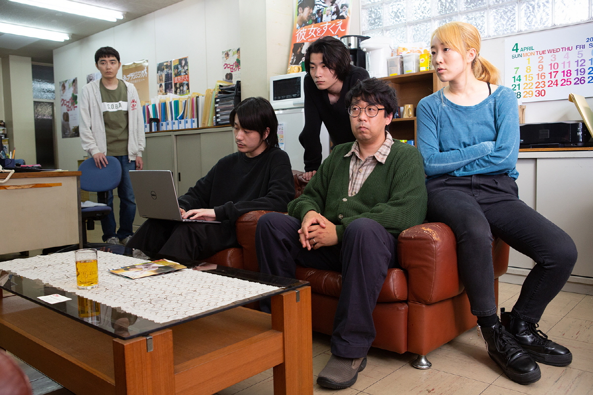 [리뷰] ‘카메라를 멈추면 안 돼!’ 감독의 스페셜한 귀환, 영화 ‘주식회사 스페셜액터스’