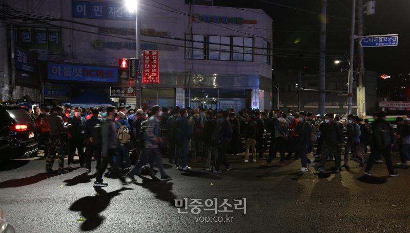 일자리 찾아 모인 사람들[포토]
