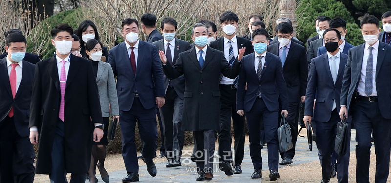 국회 도착한 황이 중국 외교부장[포토]