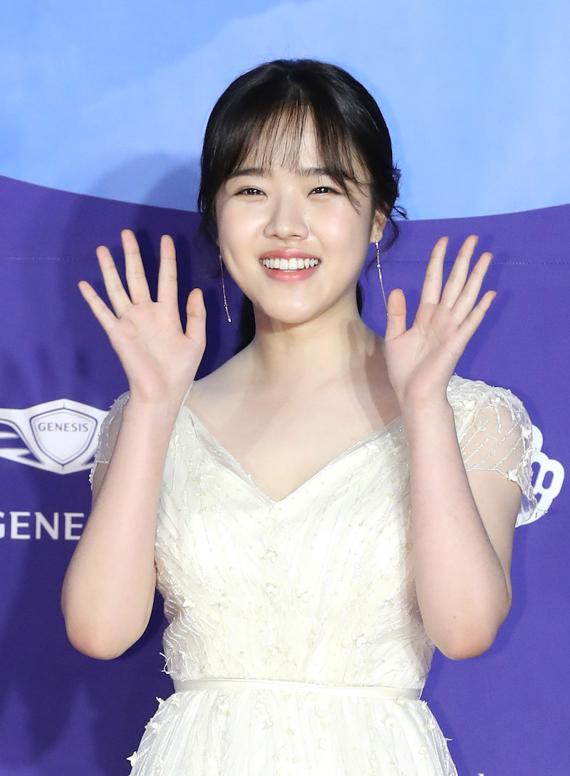 배우 김향기, 10년간 함께한 소속사 나무엑터스 떠난다
