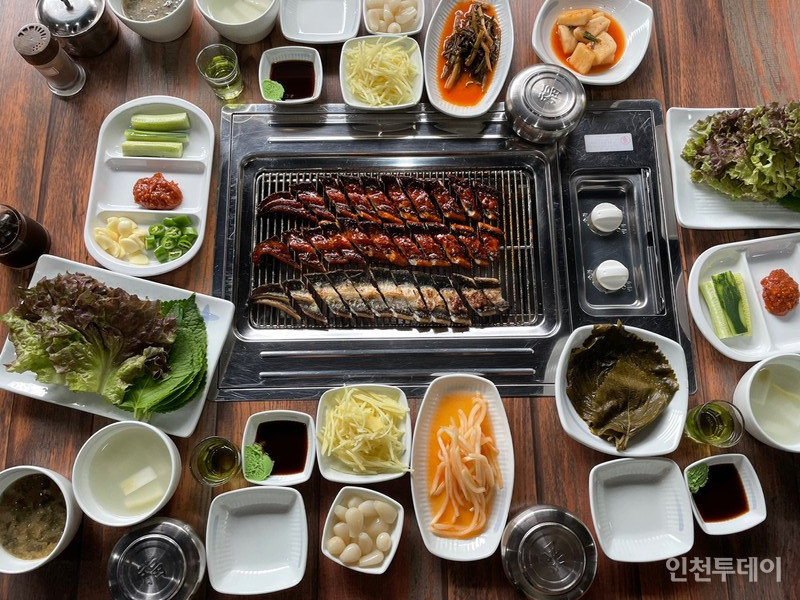 [인천 30년 지킴이] 사시사철 보양식 자매소양강민물장어