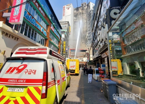 인천 부평 롯데시네마 건물 화재...인명피해 확인 중[3보]