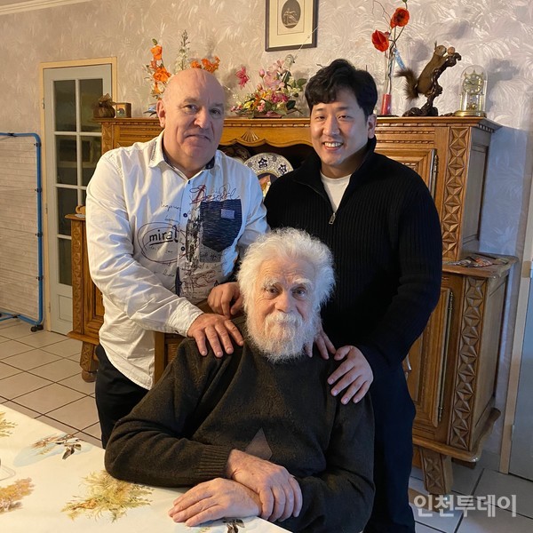 프랑스 MOF 제과명장 스승과 제자 인천 도레도레서 조우