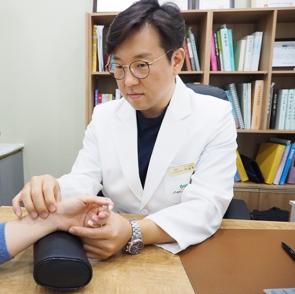 [칼럼] 출산 후폭풍 산후풍, 산후조리가 중요…방법은?