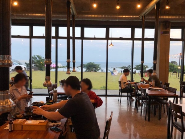 제주 서귀포 맛집 꺼멍목장, 분위기 좋은 중문 흑돼지 먹거리 장소로 인기