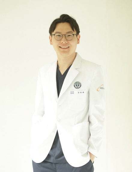 [칼럼] 환절기 잇몸질환을 막는 올바른 칫솔질 방법은?