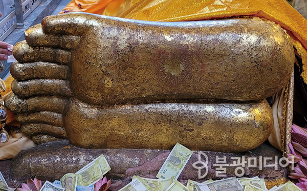 [붓다의 발자국, 불족적] 붓다의 발, 무불상 시대 석가여래의 상징