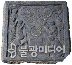 [붓다의 발자국, 불족적] 붓다의 발, 무불상 시대 석가여래의 상징