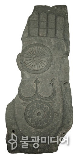 [붓다의 발자국, 불족적] 붓다의 발, 무불상 시대 석가여래의 상징