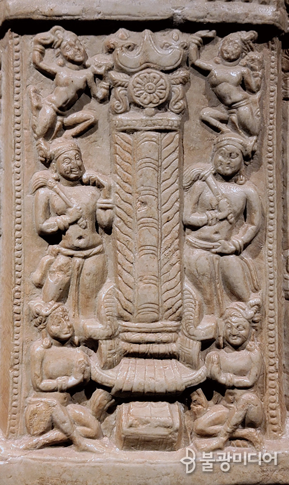 [붓다의 발자국, 불족적] 붓다의 발, 무불상 시대 석가여래의 상징