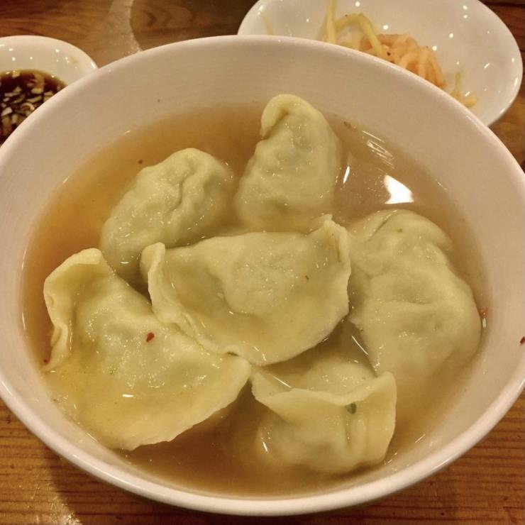 깔끔하고 슴슴한 국물 맛이 일품인 이북식 만두집 4