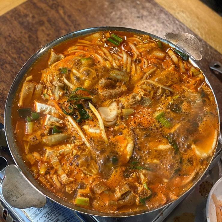 40년 넘은 노포부터 신흥 강자까지, 서울 곱창전골 맛집 4
