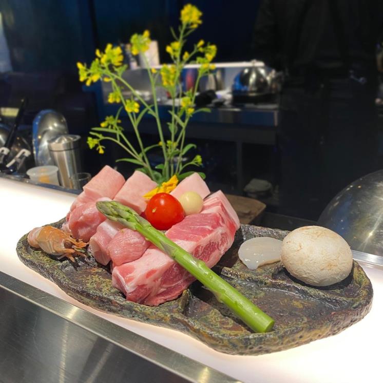 돼지고기로 보여주는 미식의 끝! 돼마카세 맛집 4