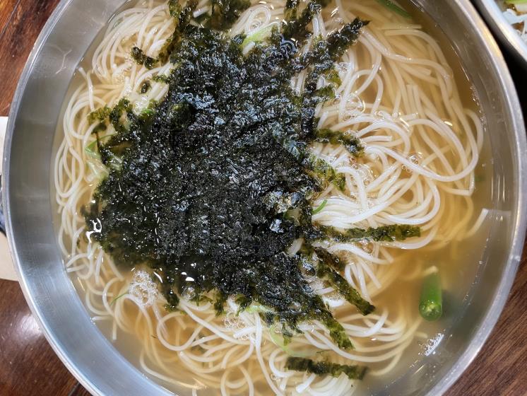 가을의 맛을 담은 멸치국수 맛집 4