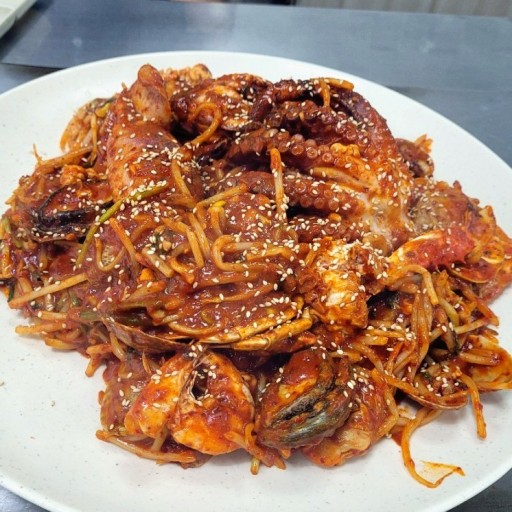 찬 겨울 싱싱한 서울 굴찜 맛집 4
