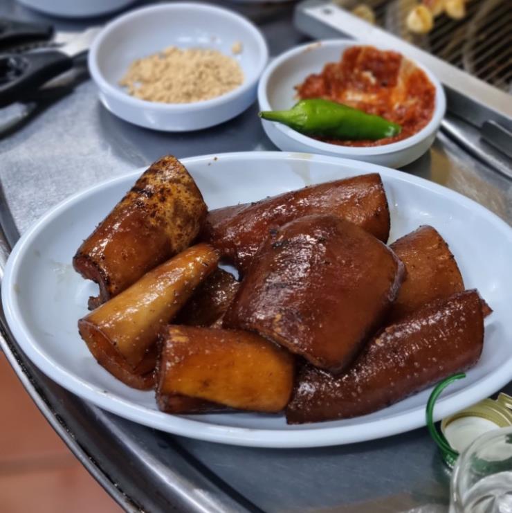 전통시장 안 돼지갈비 맛집 4