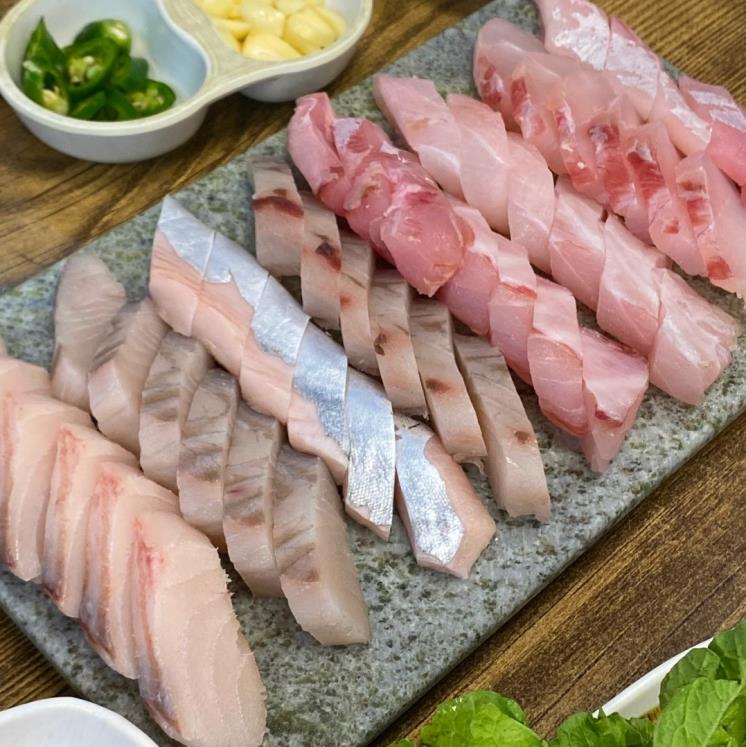 당일 직송 회만 취급하는 서울 횟집 4