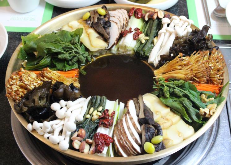건강한 기운이 솟아나는 약초밥상 맛집 4