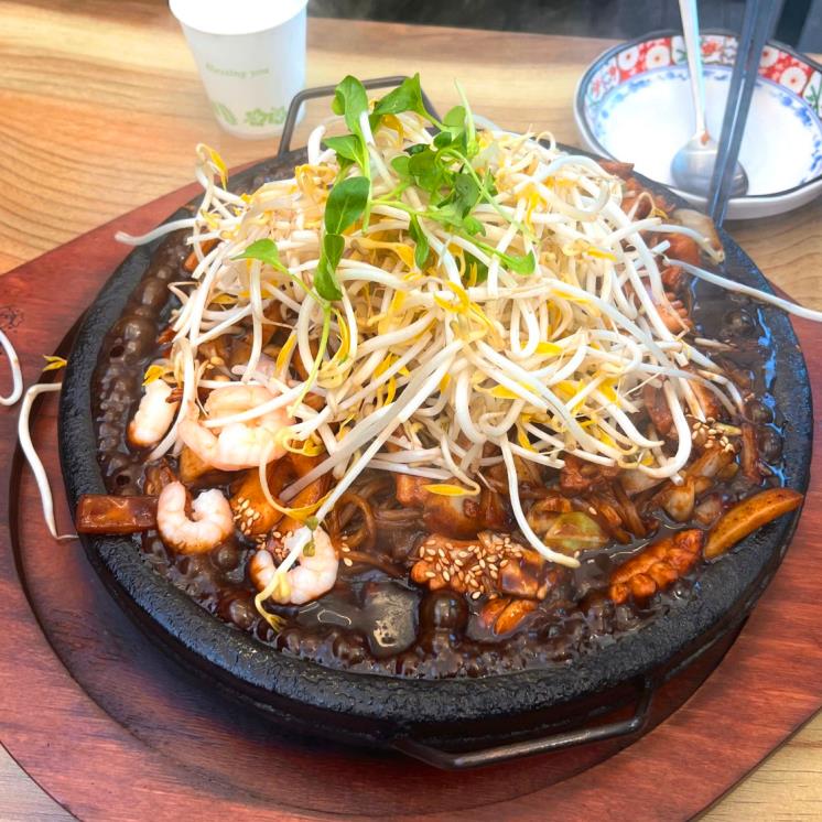 300도 돌판에 나오는 돌짜장 맛집 4