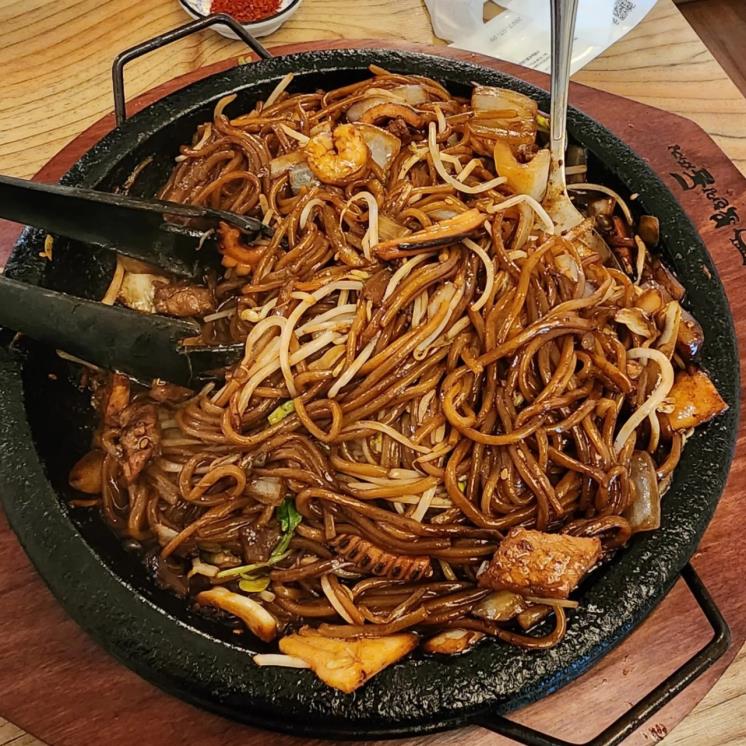 300도 돌판에 나오는 돌짜장 맛집 4