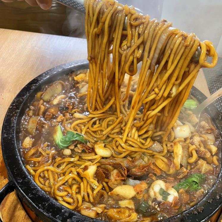 300도 돌판에 나오는 돌짜장 맛집 4