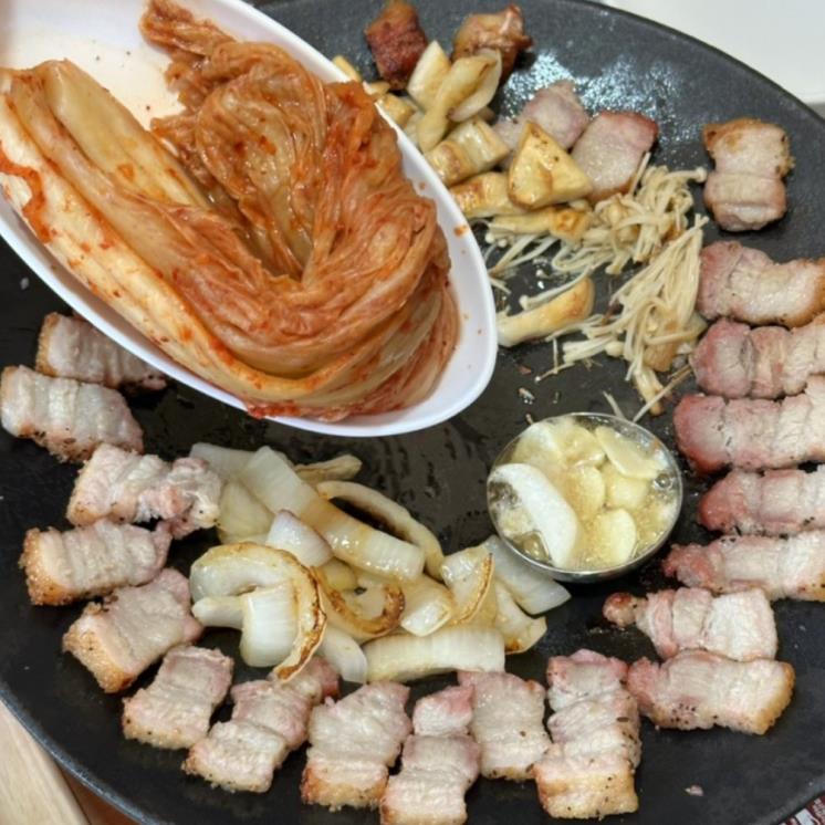항아리에 구워주는 삼겹살 맛집 4