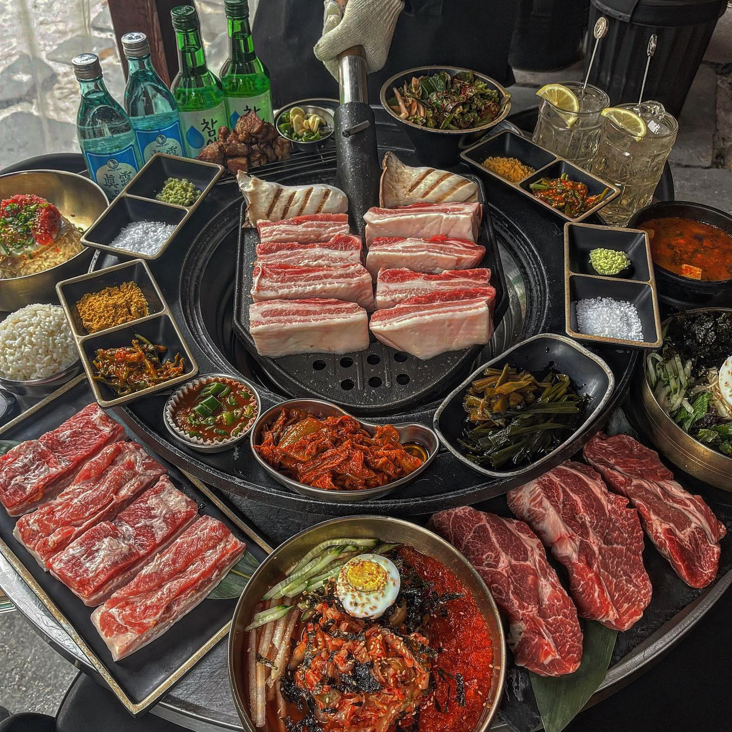 삽으로 고기 퍼주는 집 4