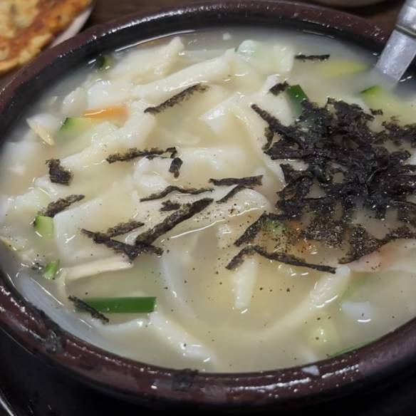 1982년부터 문을 연 항아리 수제비