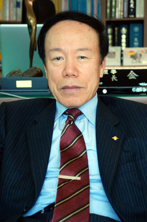 동국대 총동창회, 자랑스러운 동국인 대상에 김진문 (주)신성약품 회장 선정