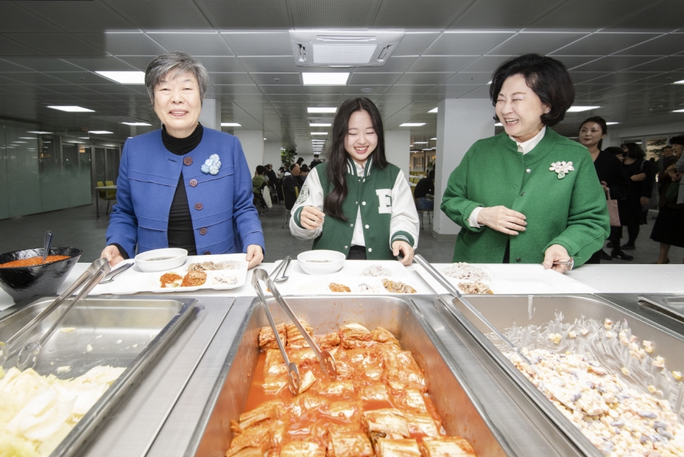 [포토] 이화여대 학생들 위한 새 학생식당 오픈
