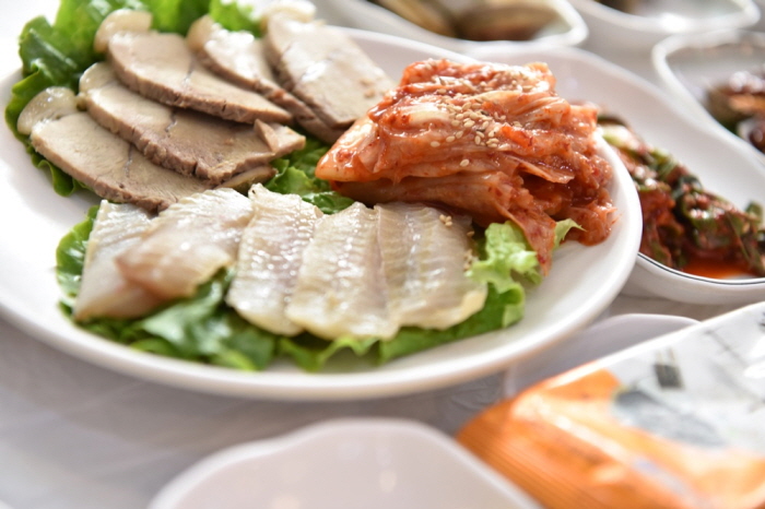 두여인생막걸리, 산해진미 한 번에 즐길 수 있는 전주 막걸리 맛집으로 ‘눈길’
