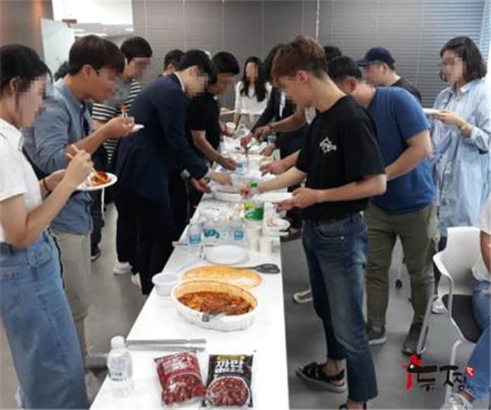 반짝하는 브랜드는 NO! 롱런하는 아이템이 대세! 소자본창업 두찜의 성공이유