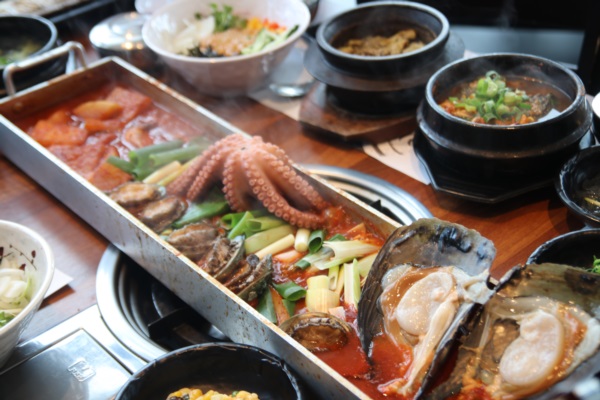 제주 중문 맛집 ‘제주오성’  통갈치조림 여름관광객들에게 인기