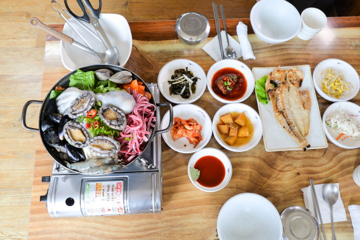“전통 해물탕과 특별한 요리”, 섭지코지 근처 해물탕 맛집 ‘한성식당’… 제주 매력에 취하는 곳