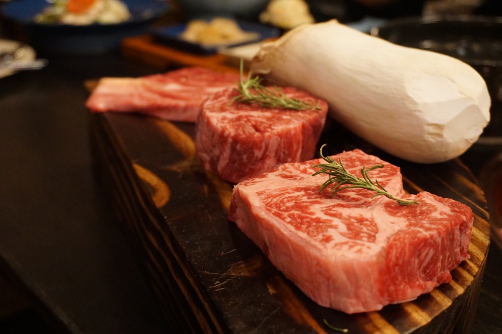 봉선동맛집 ‘동경화로’ 엣웨이징 방식으로 엄선한 한우 세트 요리 선보여